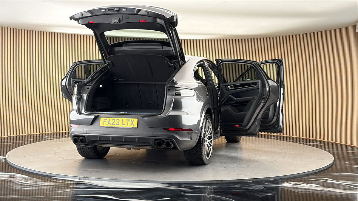 More views of Porsche Cayenne