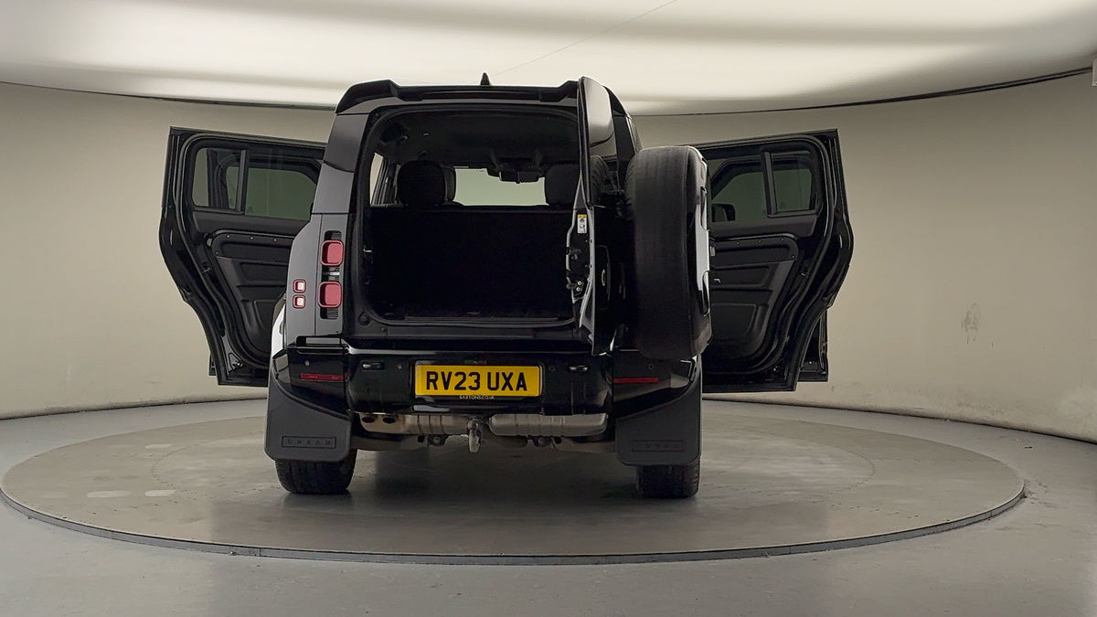 More views of Land Rover Defender 110