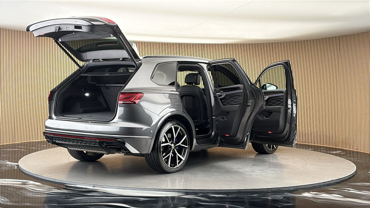 More views of Volkswagen Touareg