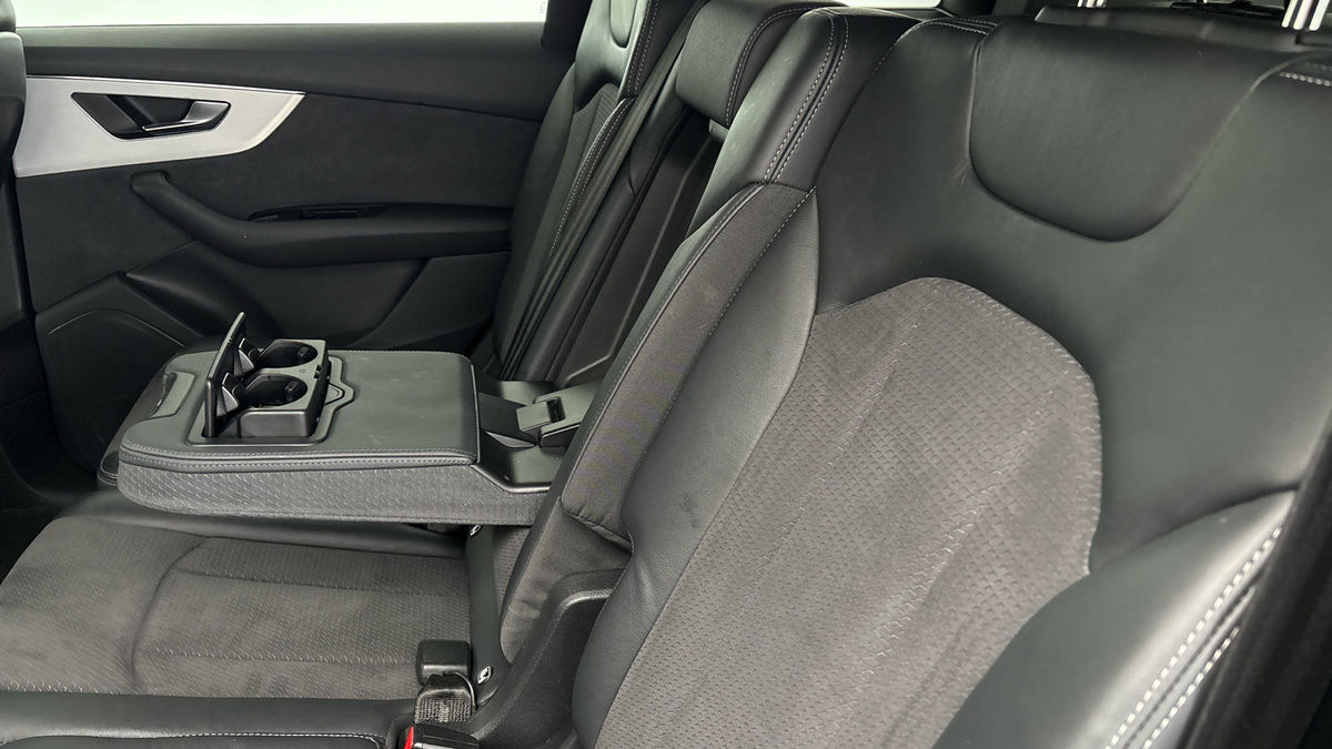 Audi Q7 Image 9