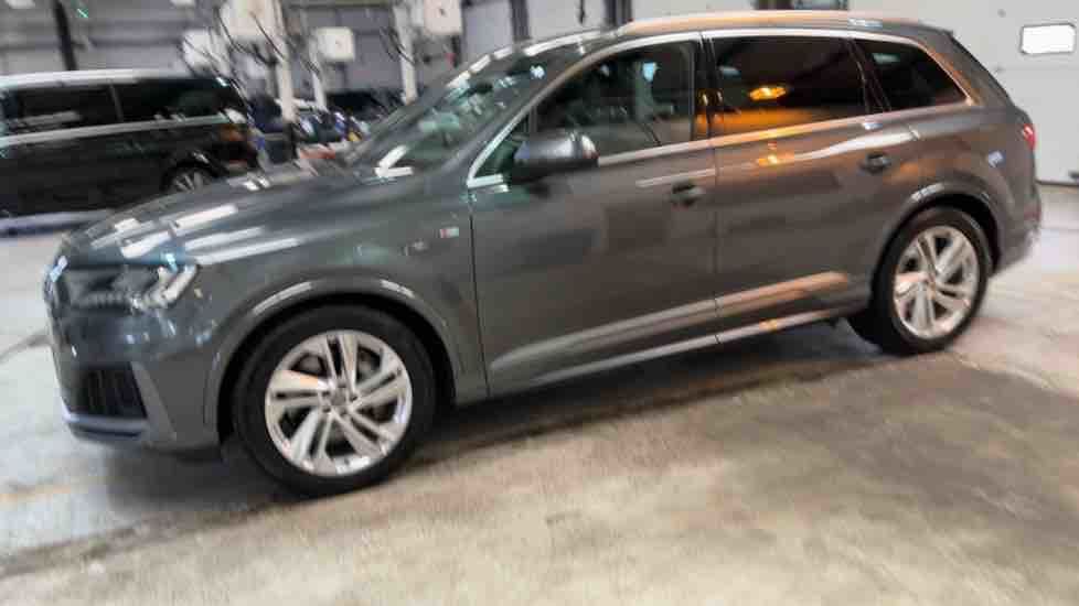 More views of Audi Q7
