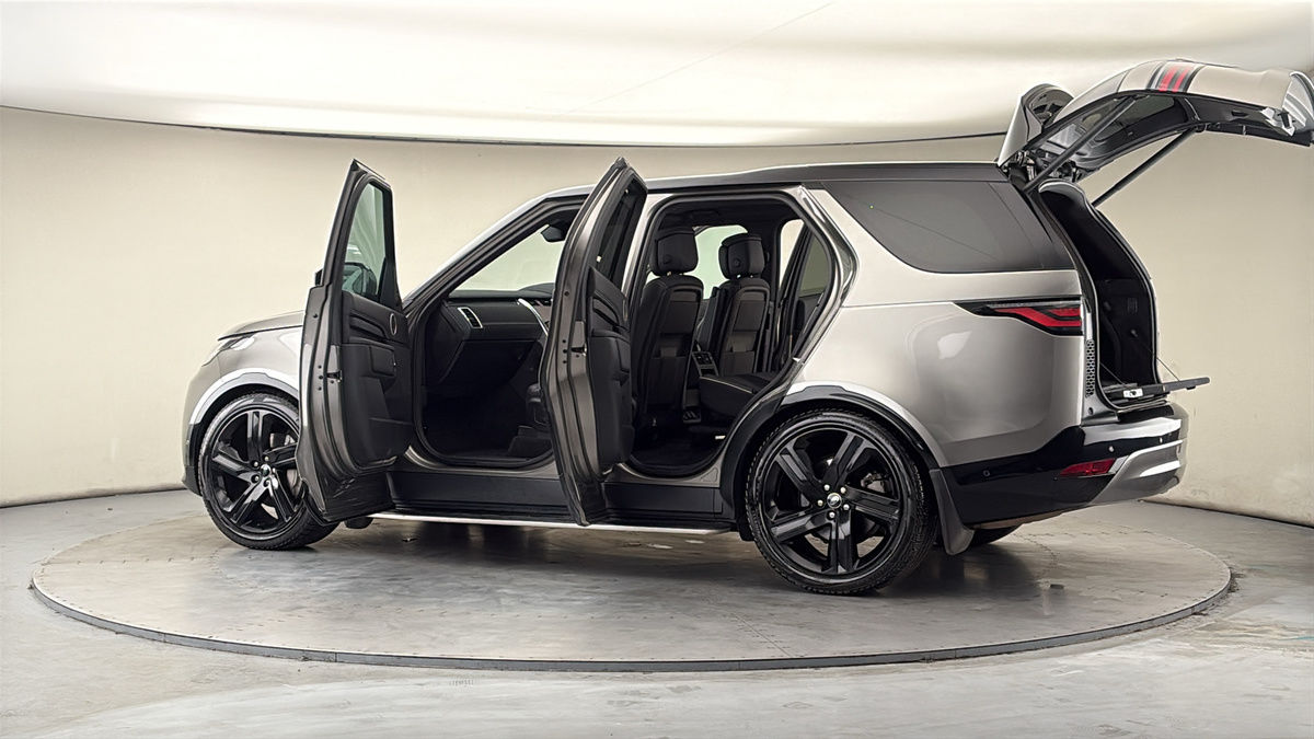 More views of Land Rover Discovery