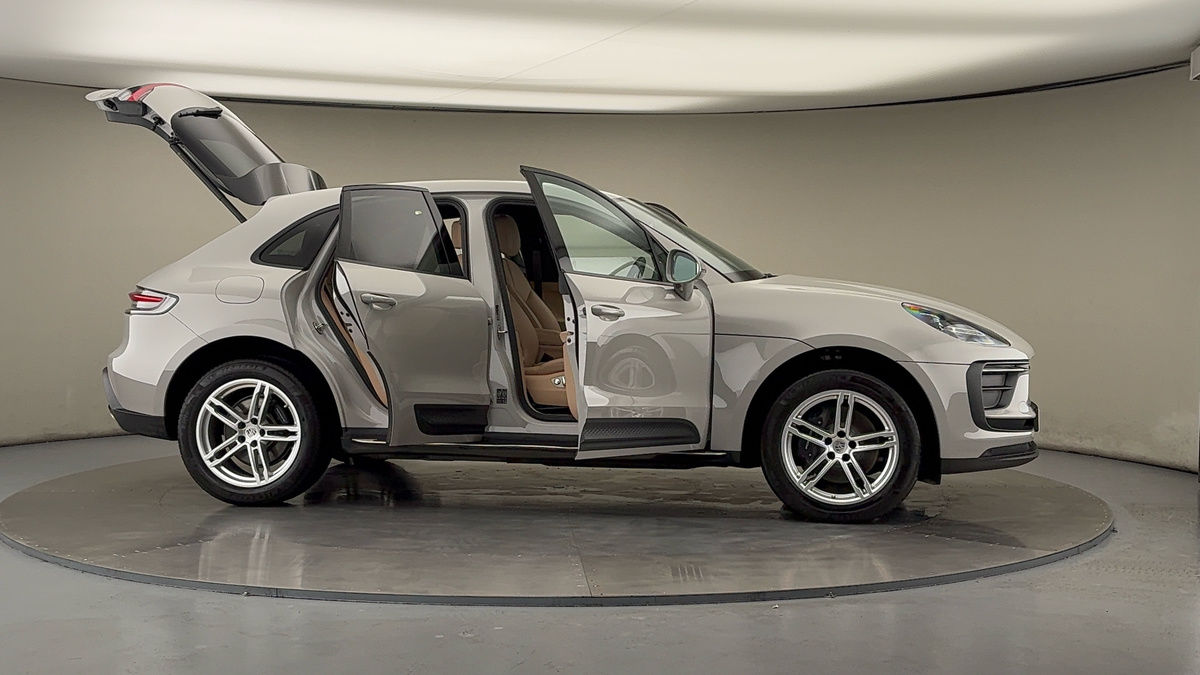 More views of Porsche Macan