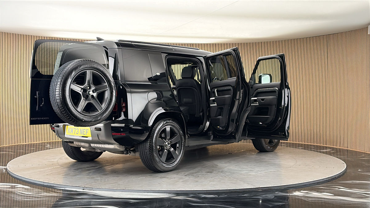 More views of Land Rover Defender 110