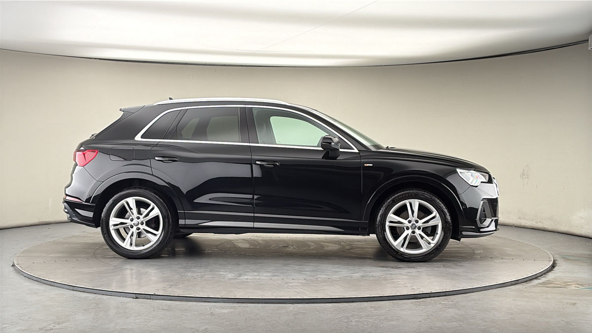 More views of Audi Q3