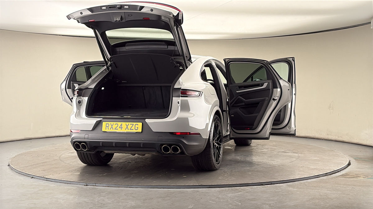 More views of Porsche Cayenne