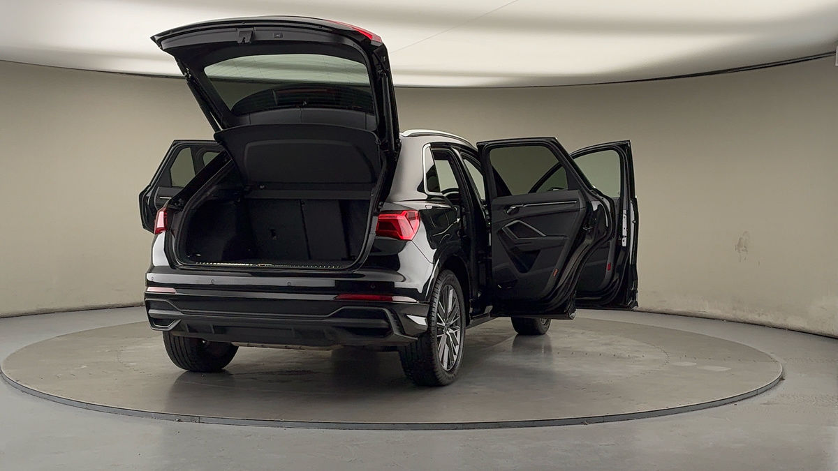 More views of Audi Q3