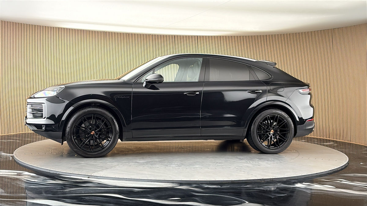 More views of Porsche Cayenne