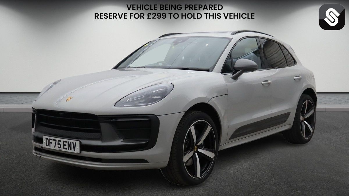 Porsche Macan Image 2