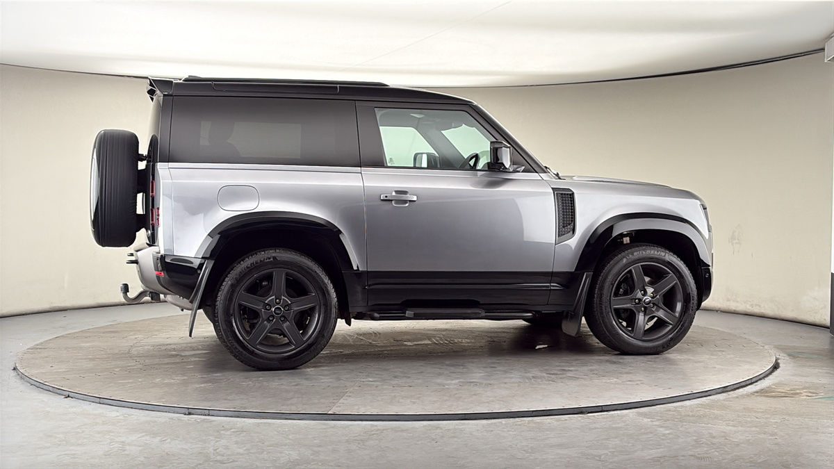 More views of Land Rover Defender 90