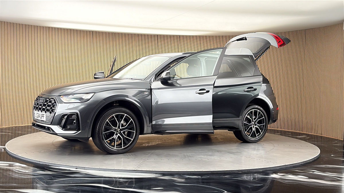 More views of Audi Q5