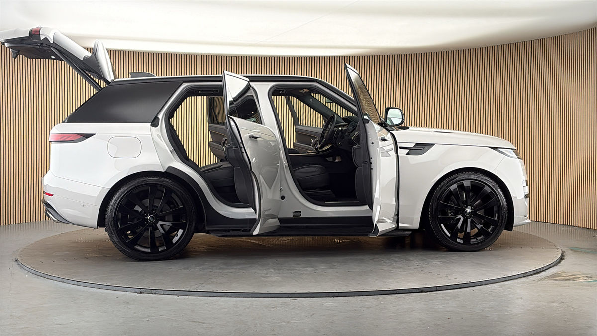 More views of Land Rover Range Rover Sport