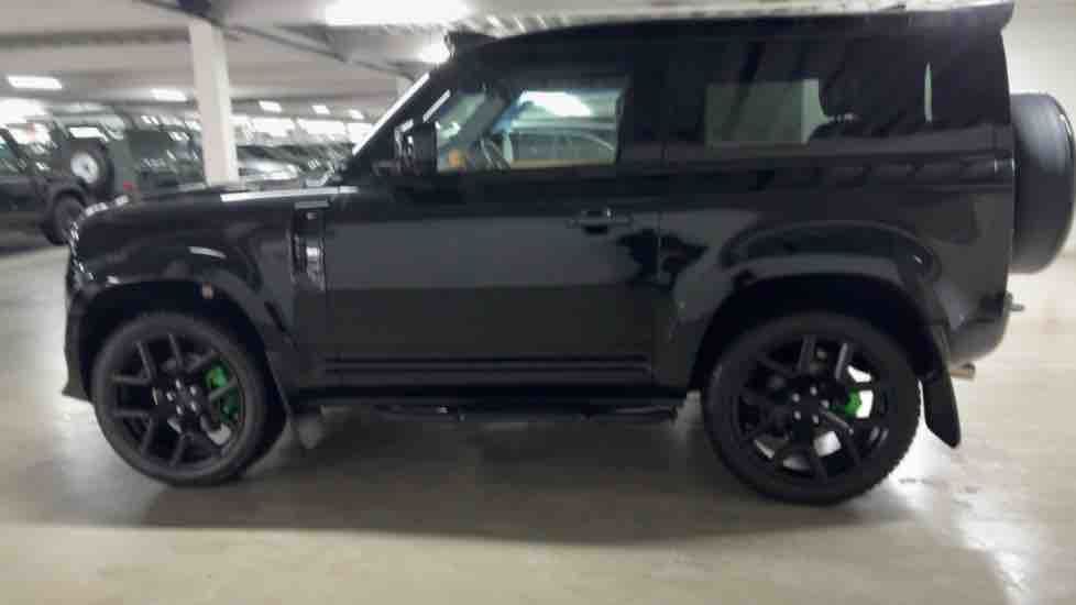 More views of Land Rover Defender 90