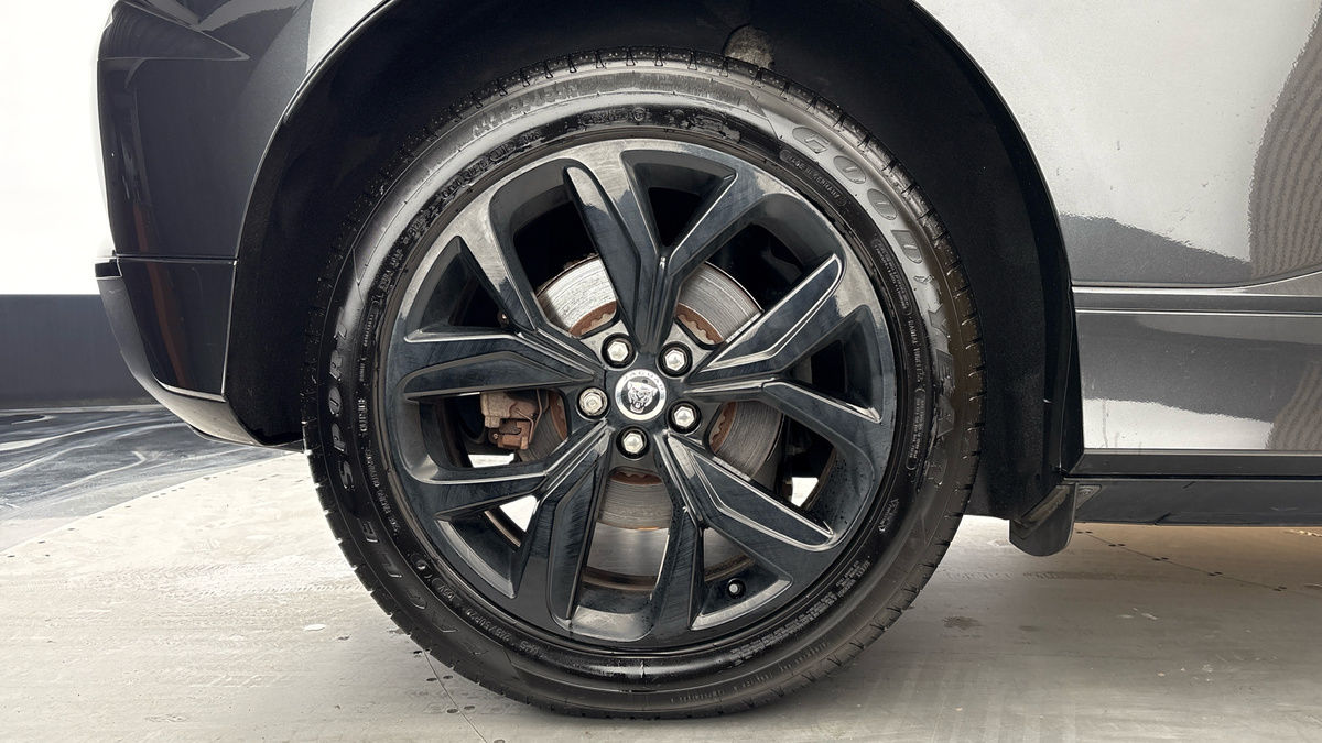 Jaguar I-PACE Image 10