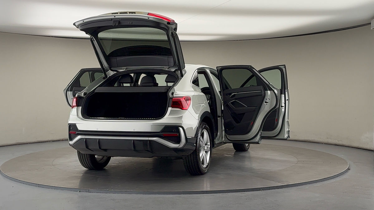 More views of Audi Q3