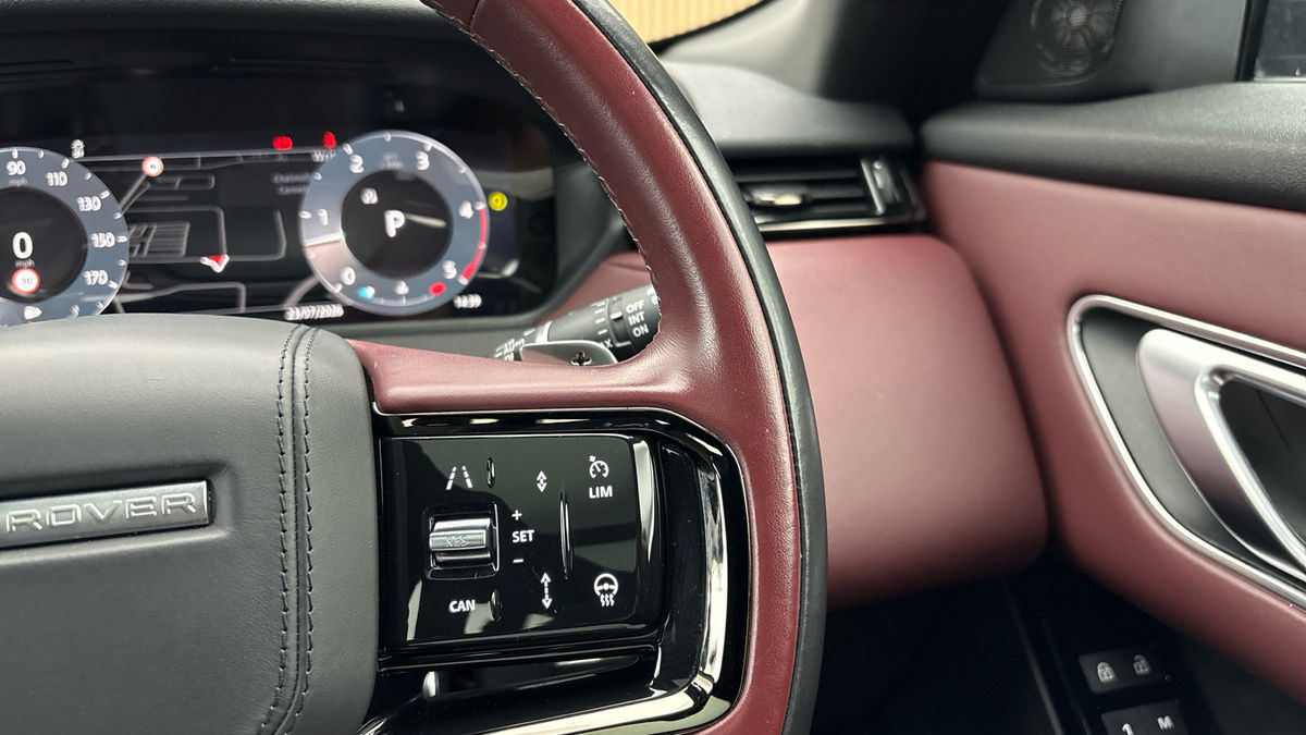 Land Rover Range Rover Velar Image 14