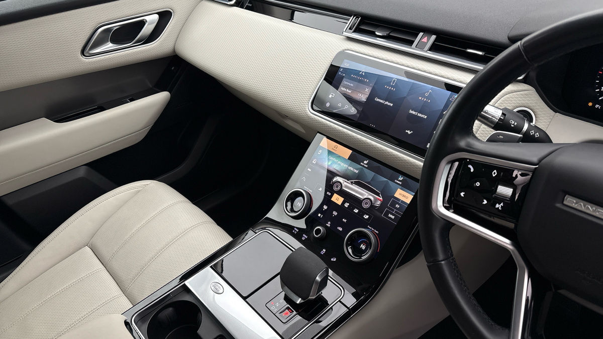 Land Rover Range Rover Velar Image 18