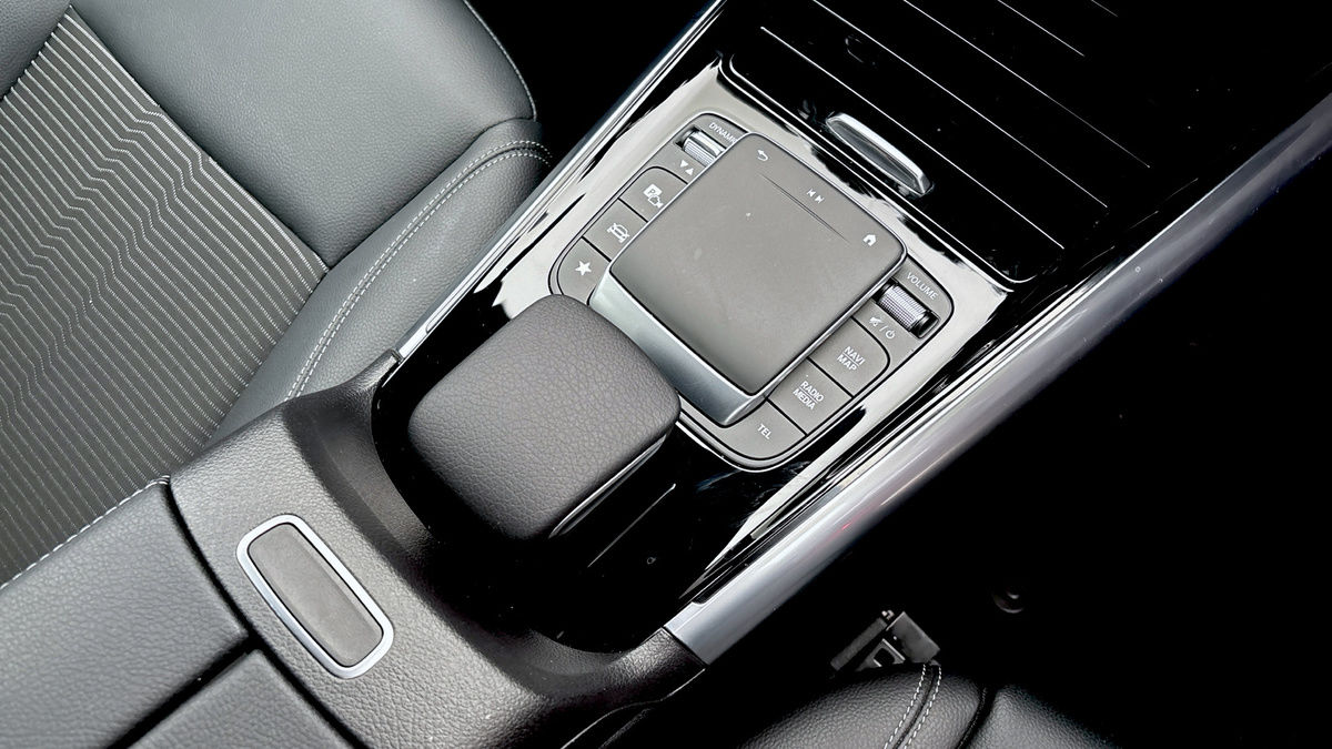 Mercedes-Benz GLA Image 9