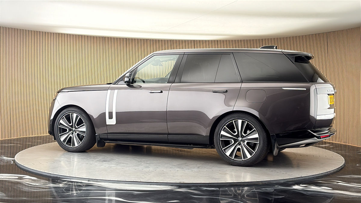 More views of Land Rover Range Rover