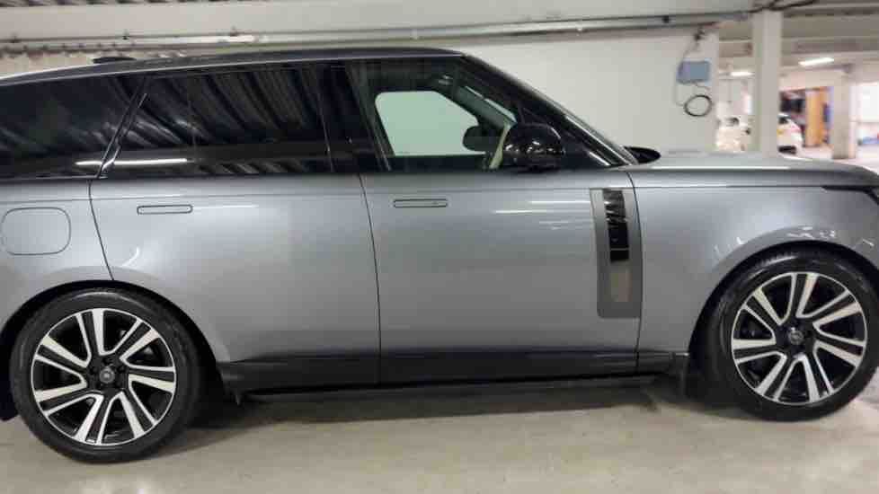 More views of Land Rover Range Rover