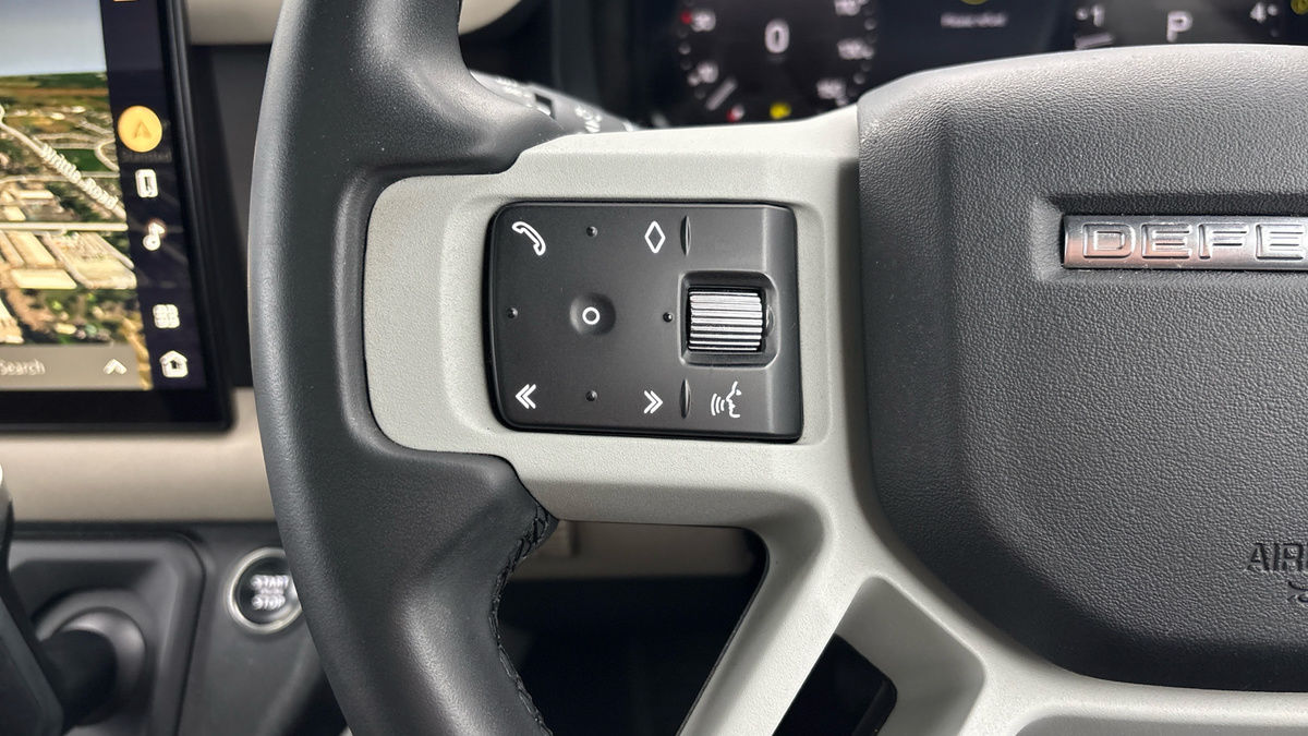 Land Rover Defender 110 Urban Image 13