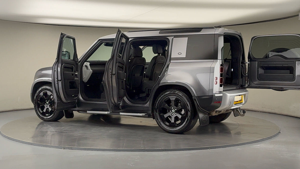 More views of Land Rover Defender 110