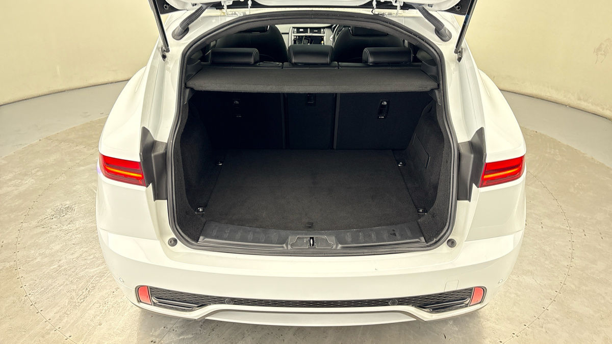 Jaguar E-PACE Image 11