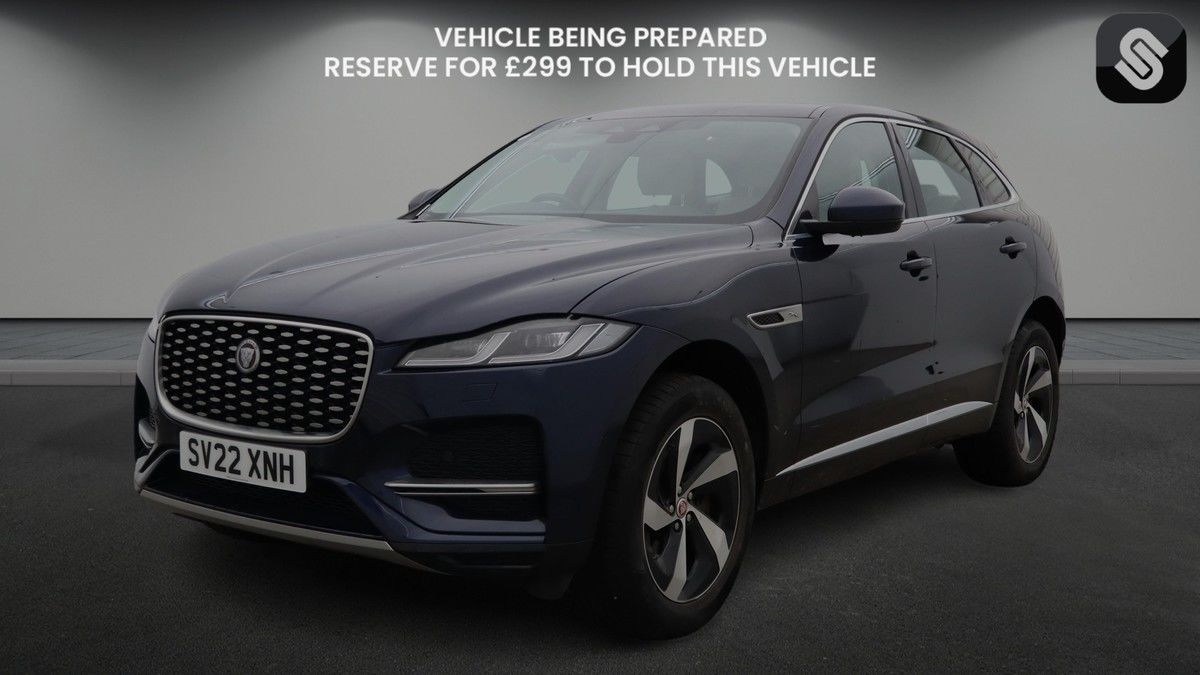Jaguar F-PACE Image 2
