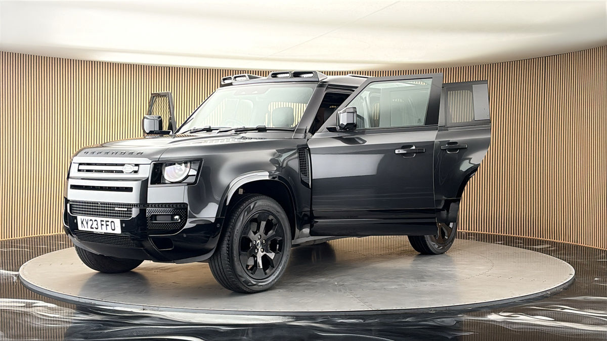 More views of Land Rover Defender 110