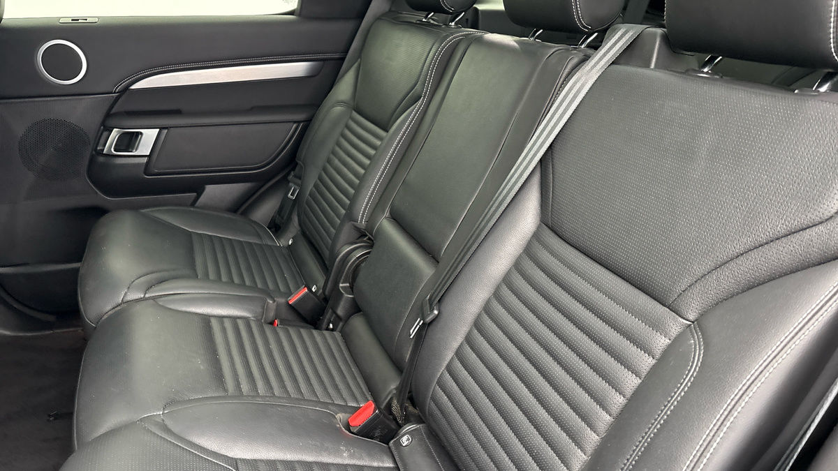 Land Rover Discovery Image 8