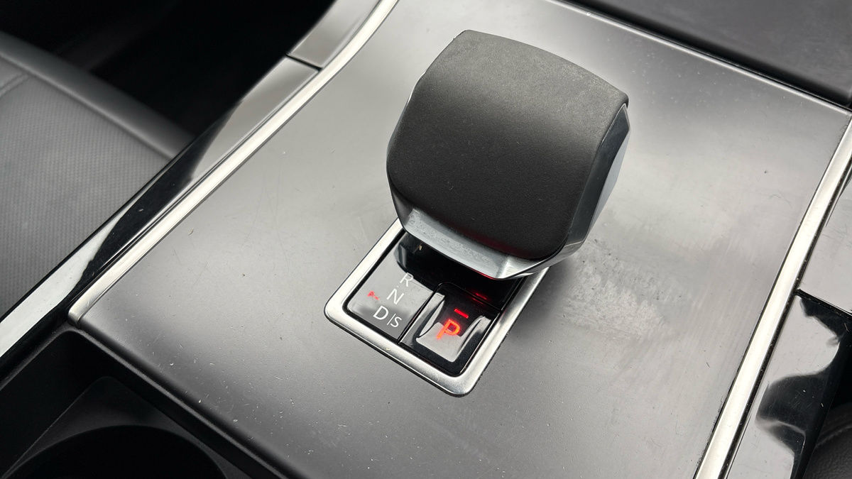 More views of Land Rover Range Rover Velar
