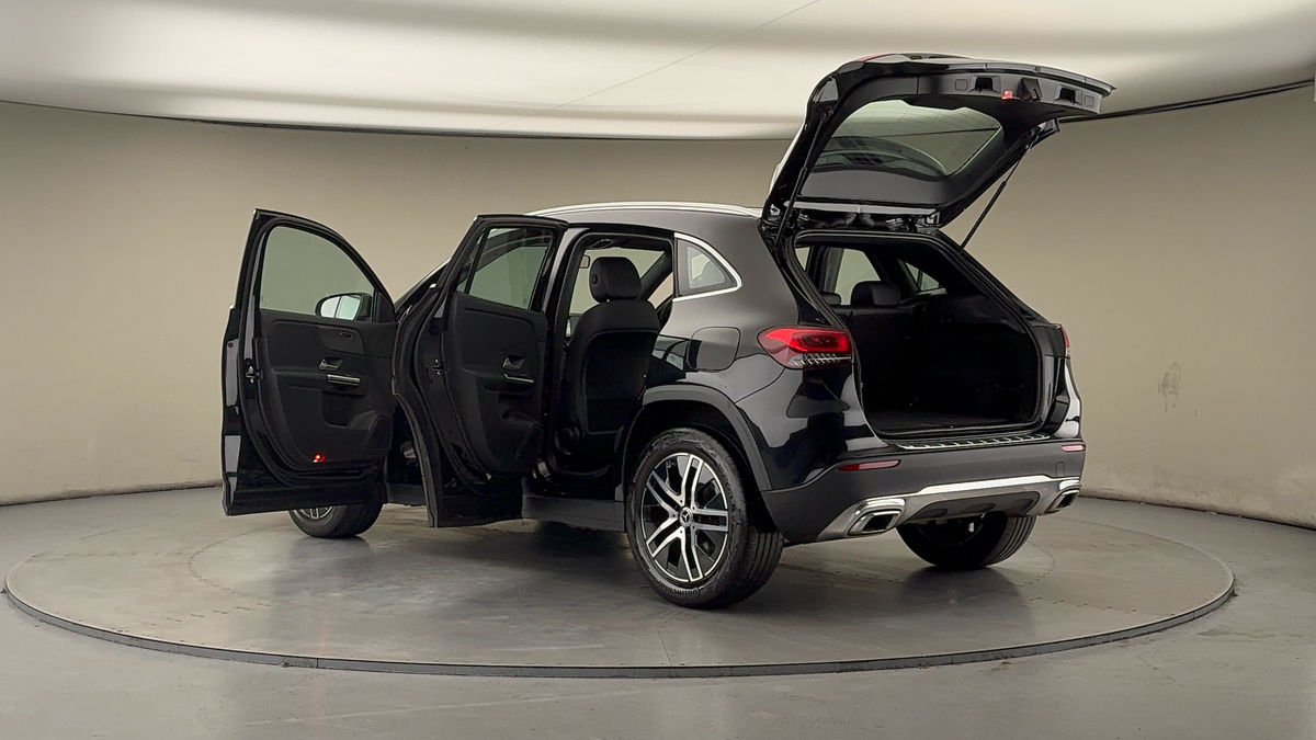 More views of Mercedes-Benz GLA