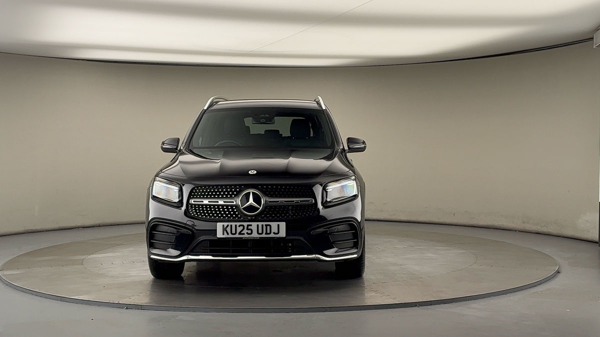 Mercedes-Benz GLB Image 3