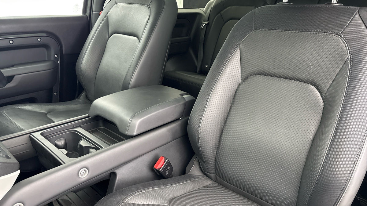 Land Rover Defender 90 Image 7