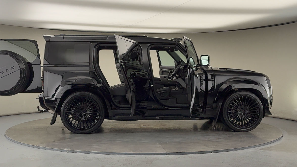 More views of Land Rover Defender 110