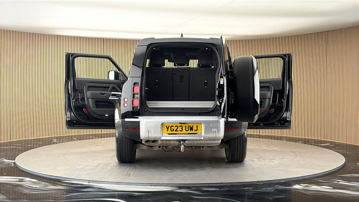More views of Land Rover Defender 90
