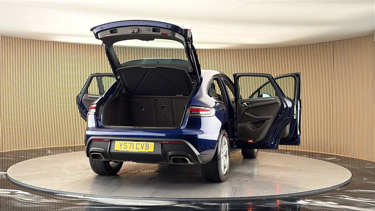 More views of Porsche Macan