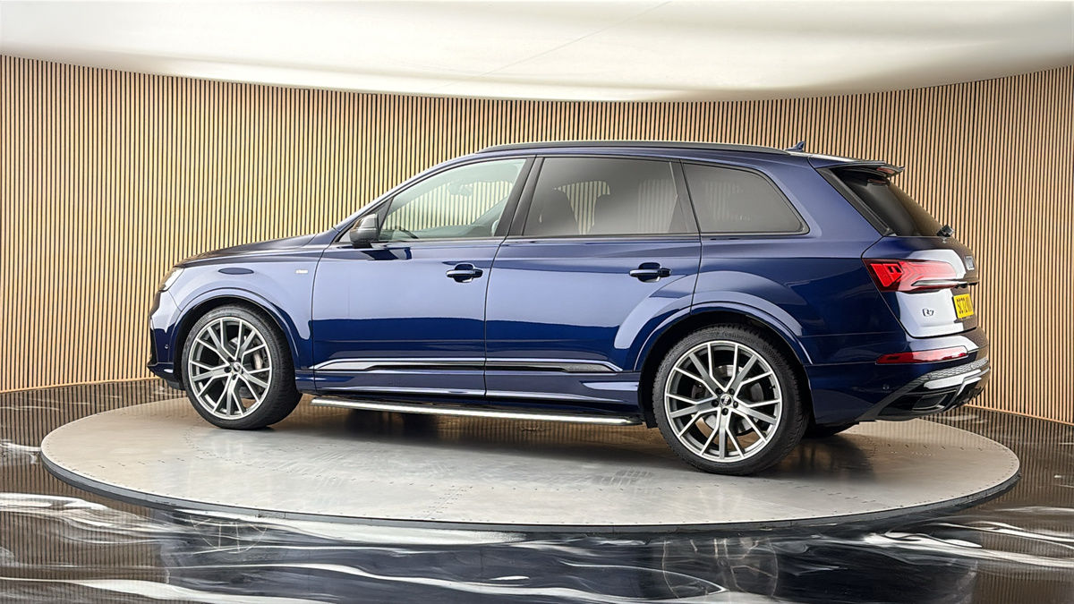 More views of Audi Q7