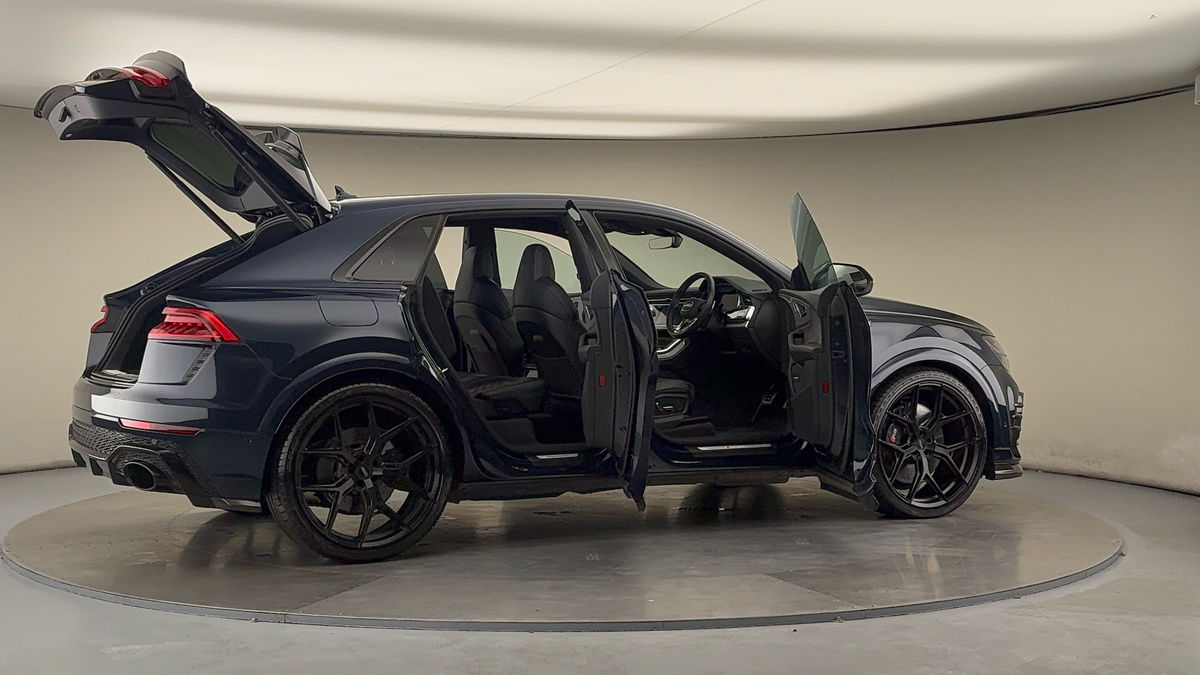 More views of Audi RSQ8