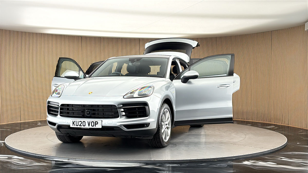 More views of Porsche Cayenne