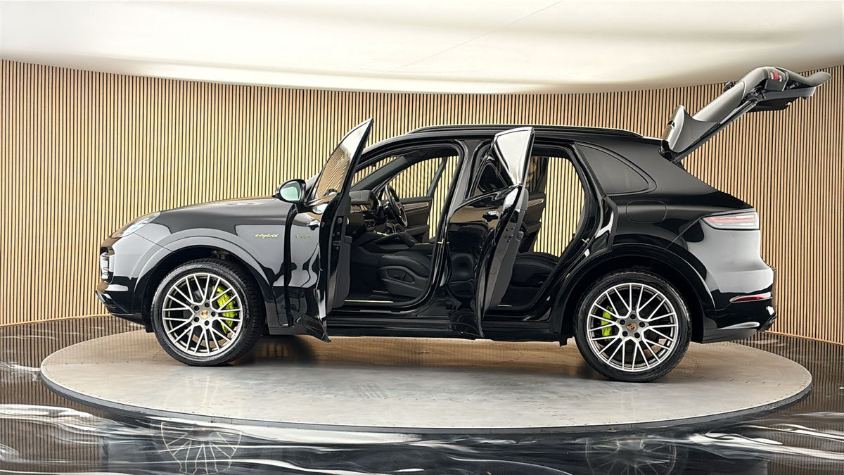 More views of Porsche Cayenne