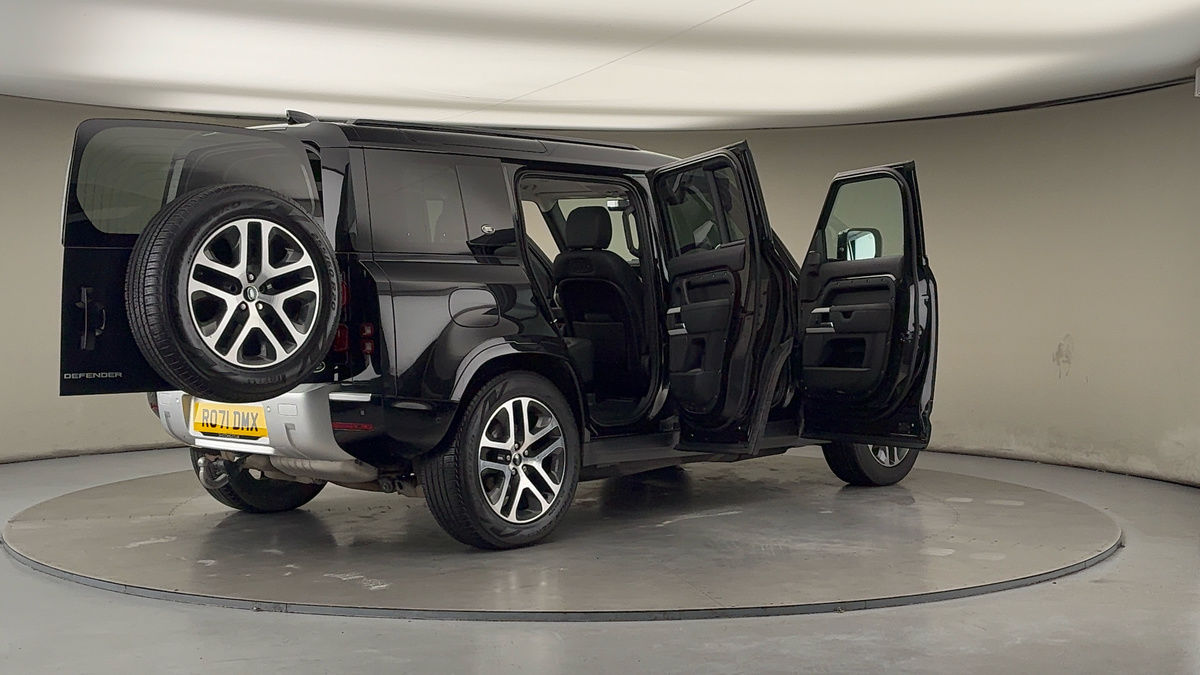 More views of Land Rover Defender 110