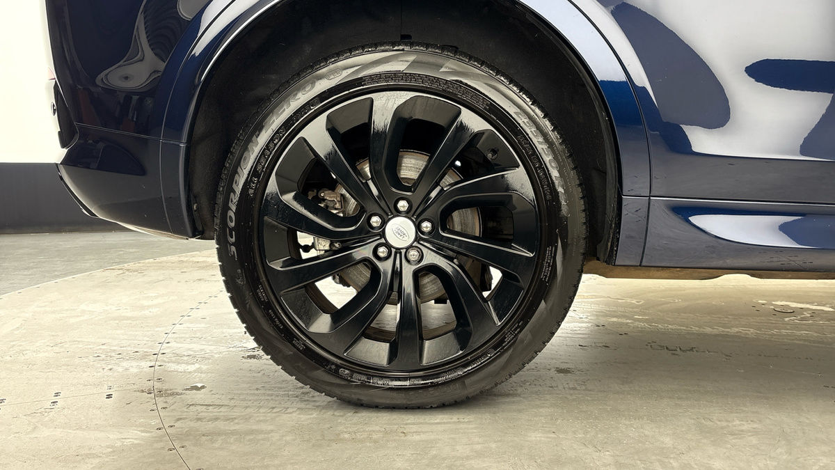 Land Rover Discovery Sport Image 10