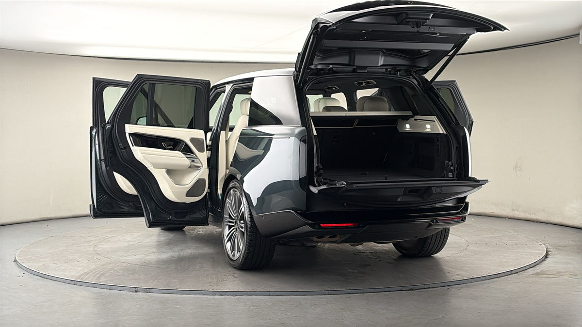 More views of Land Rover Range Rover