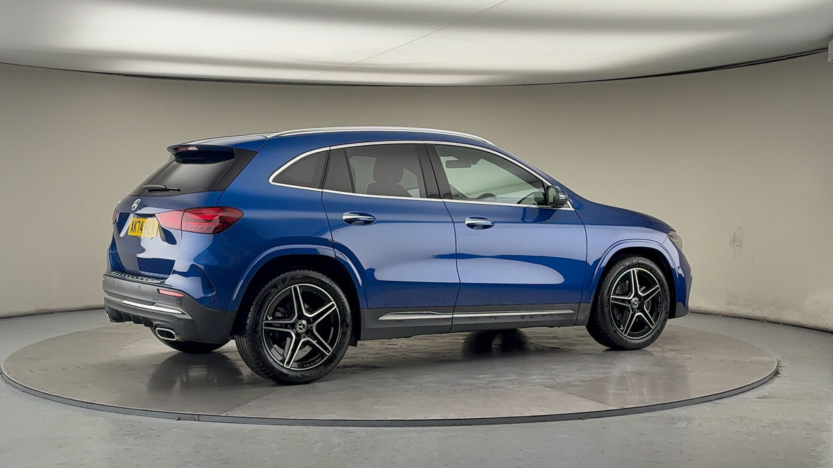 More views of Mercedes-Benz GLA
