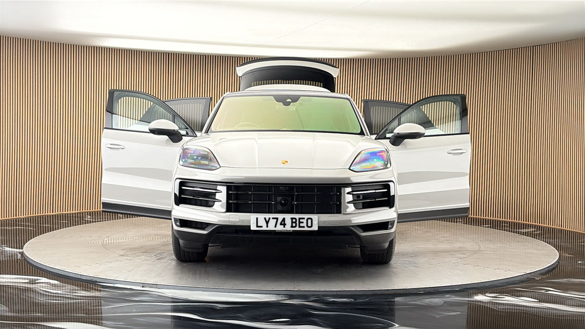 More views of Porsche Cayenne