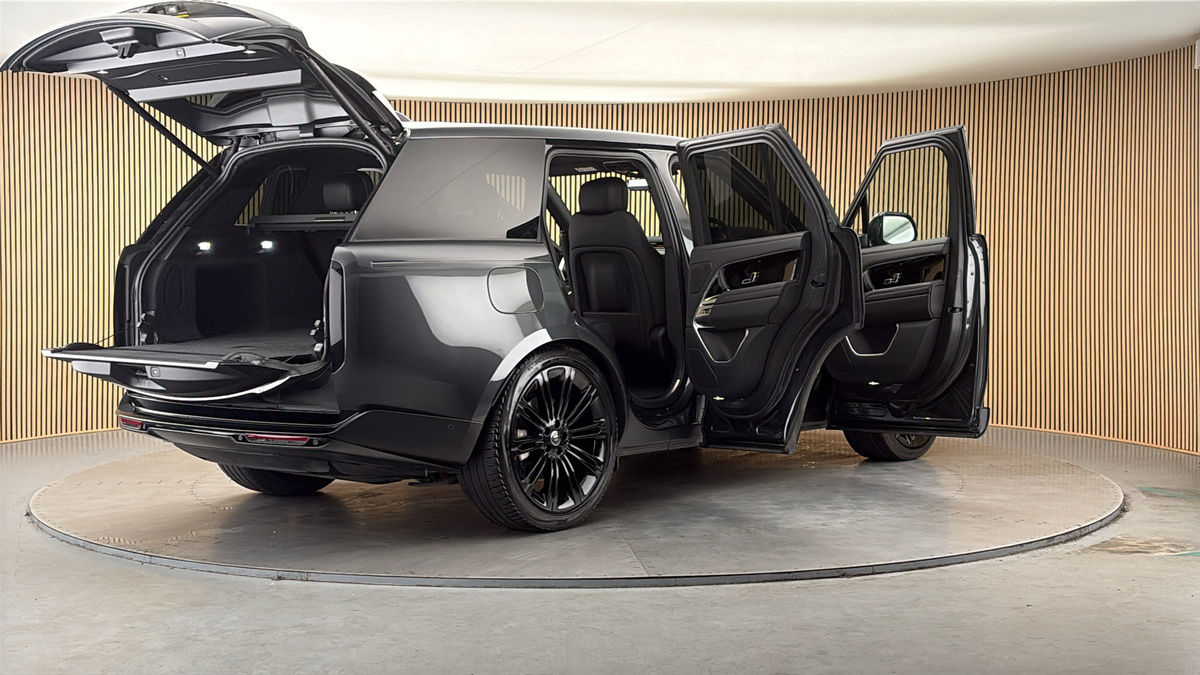 More views of Land Rover Range Rover