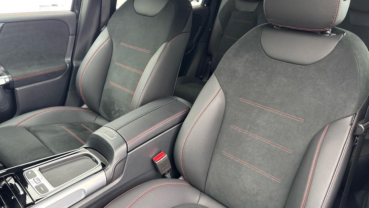 Mercedes-Benz GLB Image 7