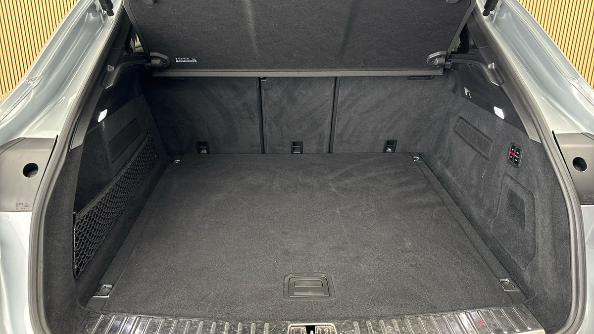 Porsche Cayenne Image 11