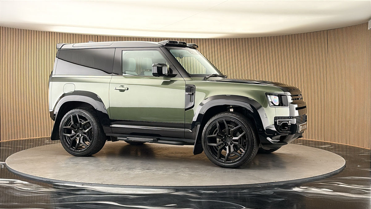 More views of Land Rover Defender 90